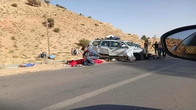 مصرع أم وابنتها وسائق طاكسي في حادثة سير مروعة