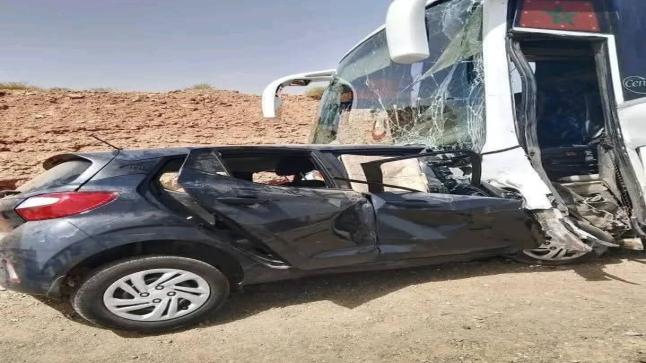 حادثة سير خطيرة بطريق مراكش شيشاوة : حافلة للنقل المسافرين تصطدم بسيارة خفيفة تخلف وفاة السائقة.